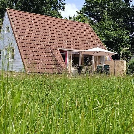 6-Pers Vakantiebungalow In Het Heuvelland Simpelveld Exterior photo